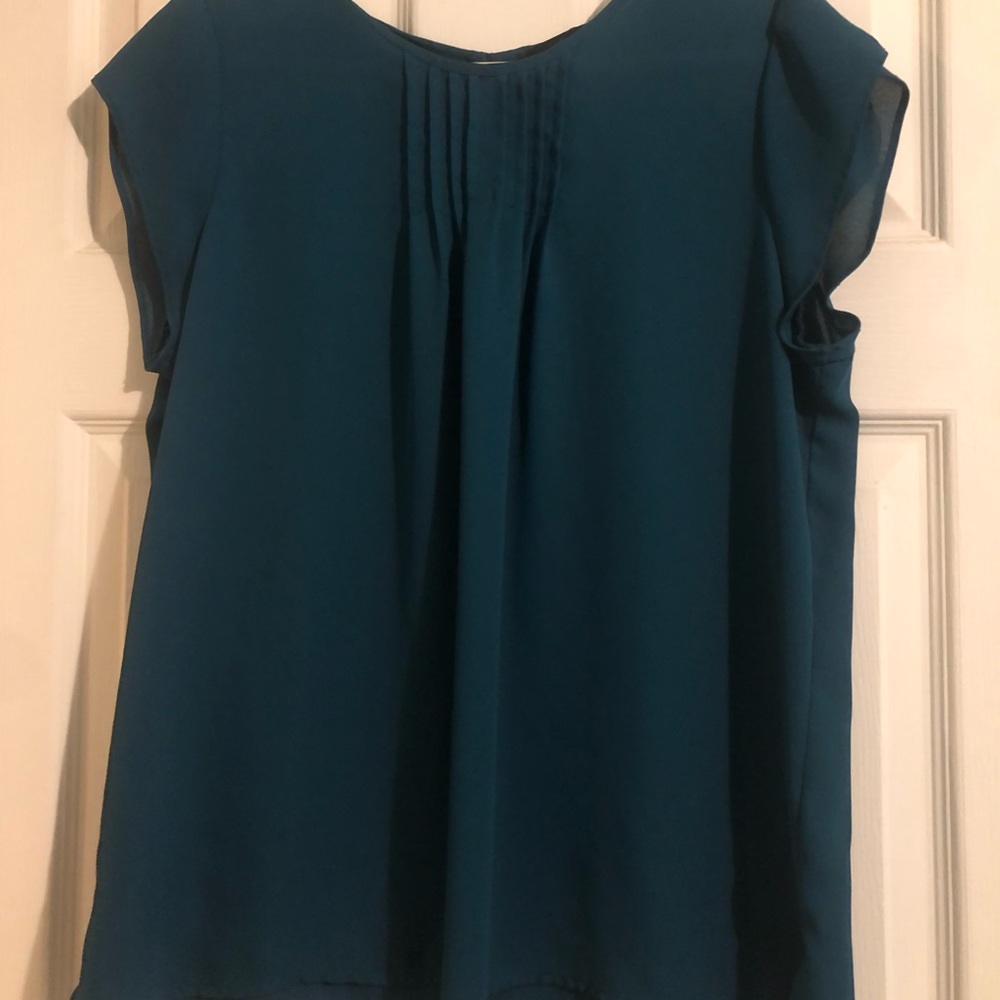 Fun to fun size large. Work/dress shirt